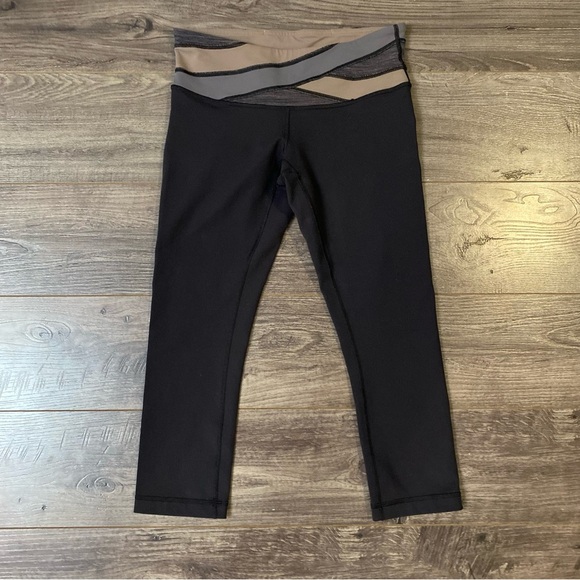 Lululemon Wunder Under Crop III size 6 - Picture 5 of 9